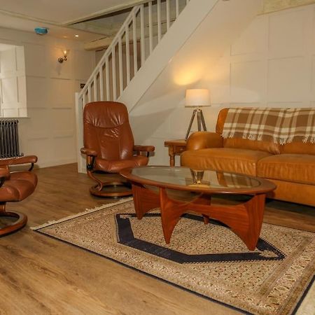 Cosy Modern Cottage - ウェアラム エクステリア 写真